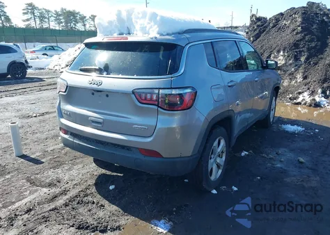 2018 Jeep Compass Latitude 4X4 z USA, uszkodzony, nr VIN 3C4NJDBB8JT239910